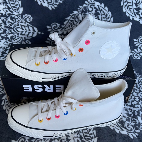 Converse Chuck Taylor All Star Hi Egret/Hyper Pink/Black MEN`S - Picture 2 of 16